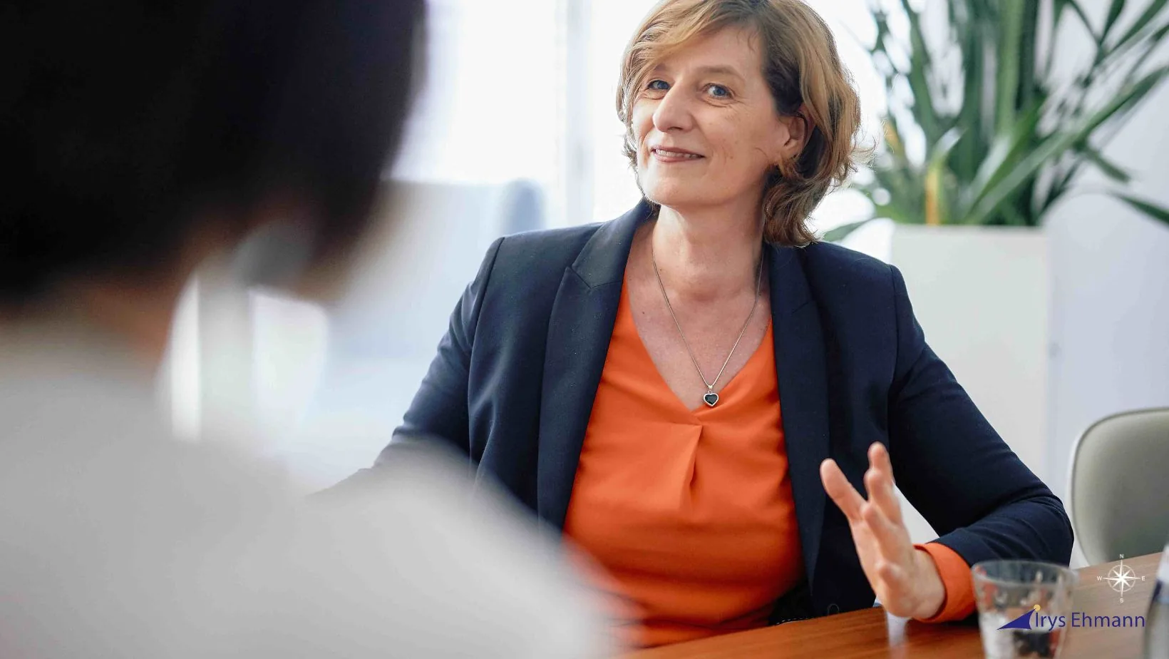 Irys Ehmann im unabhängigen Beratungsgespräch: Geld geerbt – was tun?